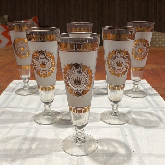 1960s Gold Crown & Shields 22K Gold Frosted Design Footed Pilsner Glasses - 6 - Picture 2 of 3